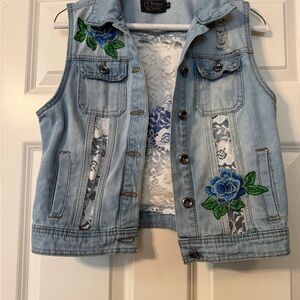 Ci Sono Light Blue Denim Vest with Floral Embroidery